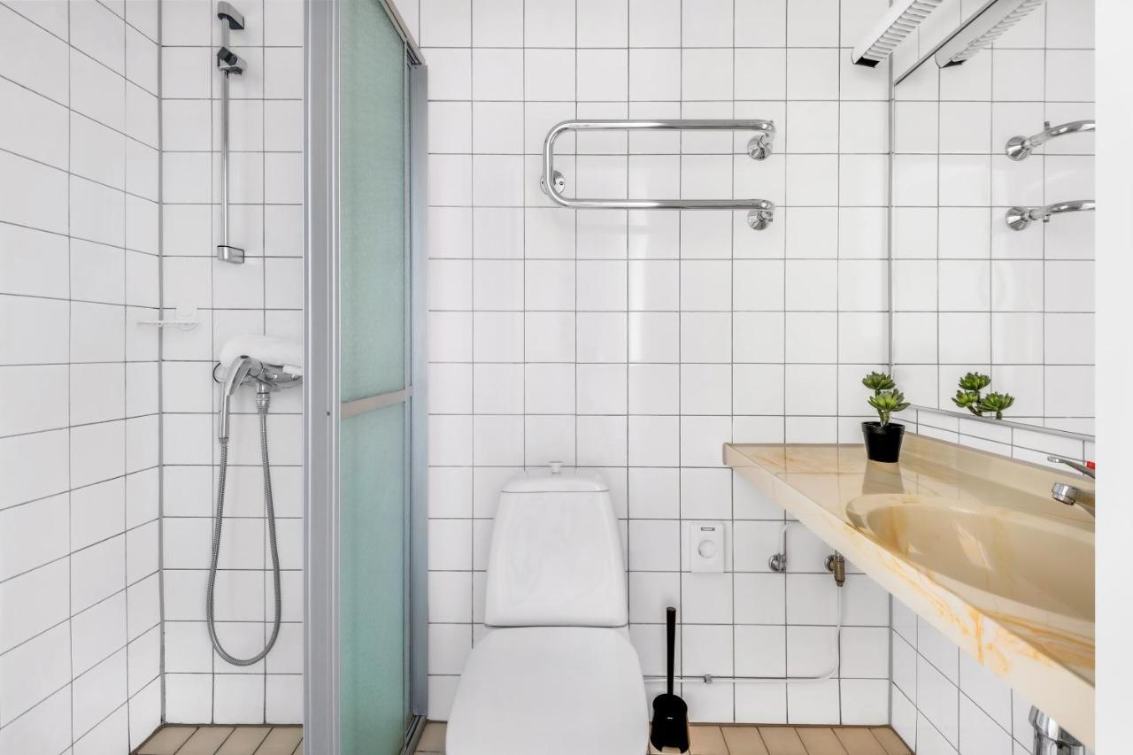 Hiisi Hotel Lohja Bagian luar foto