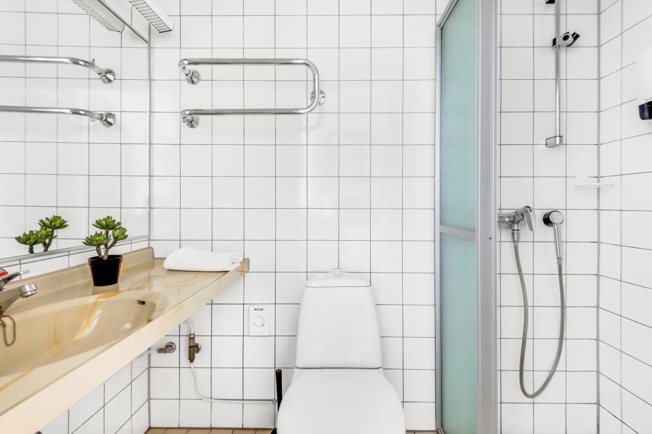 Hiisi Hotel Lohja Bagian luar foto